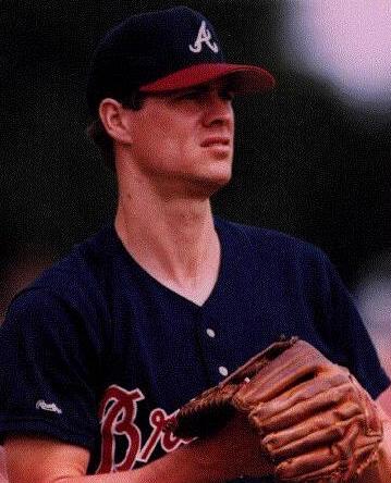 Dale Murphy of the Atlanta Braves circa 1989 takes BP against the